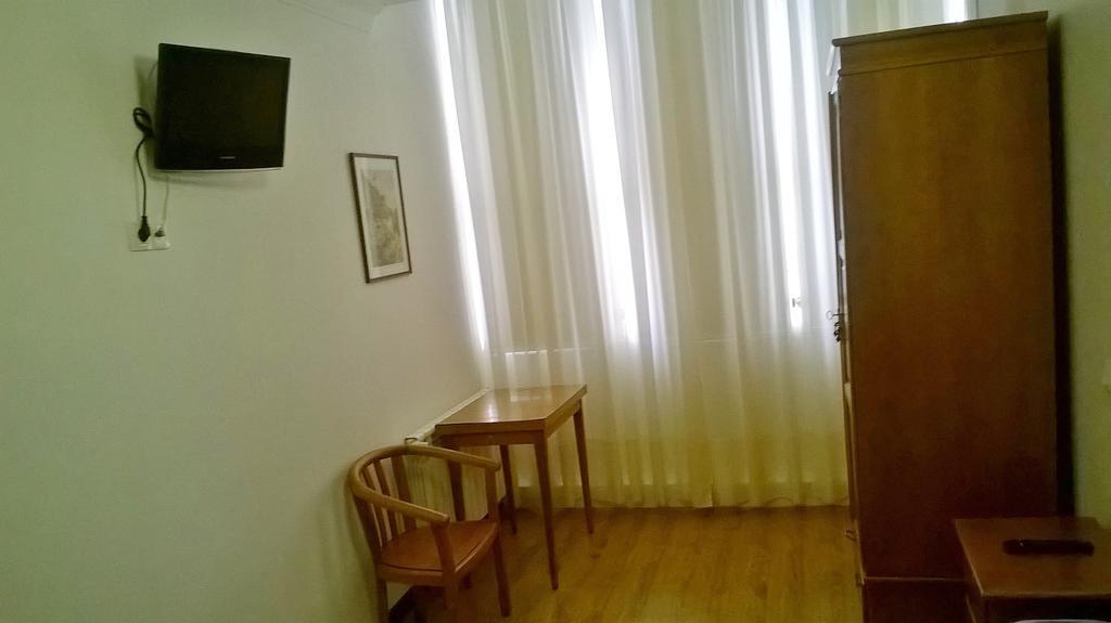 Hostal El Cairo Ferrol Exterior foto