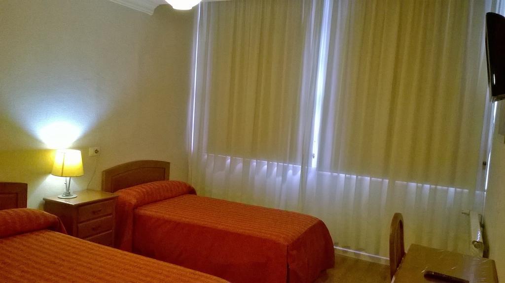 Hostal El Cairo Ferrol Exterior foto